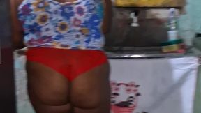 crente safada na cozinha