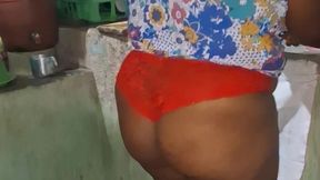 crente safada na cozinha