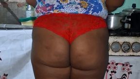 crente safada na cozinha