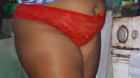 crente safada na cozinha