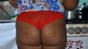 crente safada na cozinha