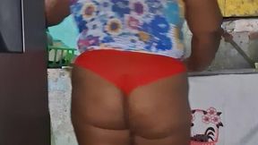 crente safada na cozinha
