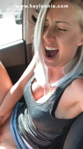 OMG crazy! I secretly fingered my pussy in a public parking lot