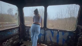 Maja has sex in an old train that wasn't part of the plan