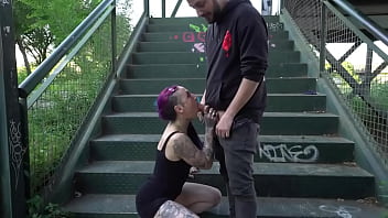 Barbara is crazy for EXHIBITIONISM! She doesn'_t care when there'_s people around