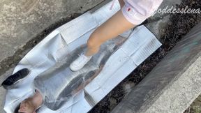 Goddesslena: SKlave wird gefesselt und zertreten