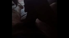 me despierto bien caliente y me la jaleo....