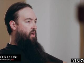 MILFY Housewife Kianna likes to ride BBC