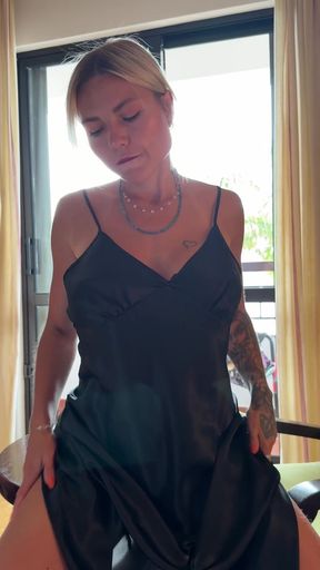 Amateur with big tits shows off her round ass