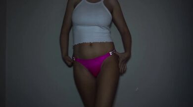 MILF mom shows off shiny Victoria’s Secret panty try on