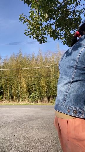 No. 142 Cycling with a Rotor Set on the Road