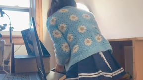 Pissing Pussy by College Girl Hana Chan She Doing House Work Then Go to Piss