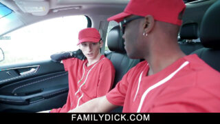 Kuuma musta ori ilman satulaa panee opettaja Justin Stonen tiukkaa persettä massiivisella siemensyöksyllä