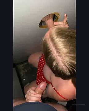 Hotwifekk gloryhole2