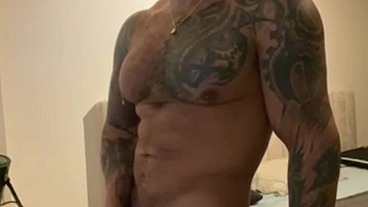 I want to destroy your bottom dady bear big muscle latino and tattoed - VIKTOR ROM -