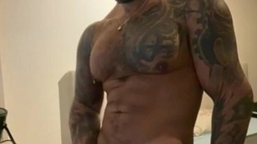I want to destroy your bottom dady bear big muscle latino and tattoed - VIKTOR ROM -
