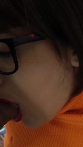 Velma Cosplay Blowjob