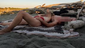 FLASHING MY COCK in front of my STEPDAUGHTER in a CANARY PUBLIC BEACH and she HELPS me CUM P2