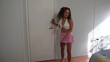 Stepdaughter seduces Stepdad to stretch her butt