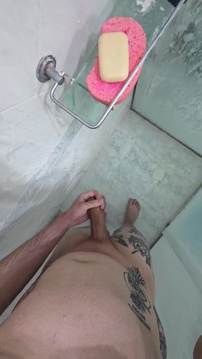 Jerking off to the Shower