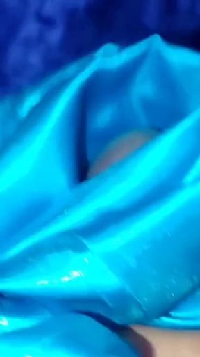 Satin silk handjob porn - Satin blue lehnga handjob of neighbour (139)   Clip 1