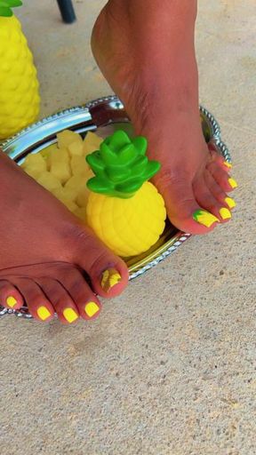 Pineapple toes CrushQueenQua