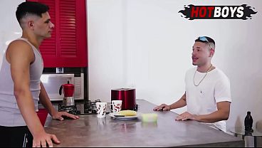 Chamei o gostoso do bairro pra me foder!