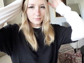 Tomboy Hotty Tells U This babe's Not Lesbo