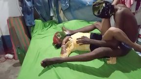 Romantic Video with a Desi Aunty Featuring a Hot Butt and Kissing Only
