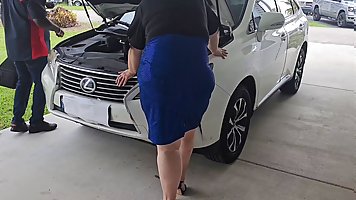 Real cheating wife with huge ass seduces black mechanic and gives him BJ as payment for repair
