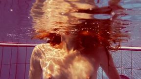 Sexy Libuse underwater in the pool