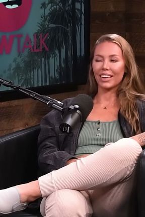 Nicole Aniston with a Micro Pnis