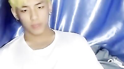 Kpop Idol like Twink Jerk it off on Cam