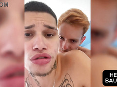 Novinho gemeu gostoso na pica do vizinho