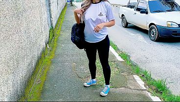 ALUNA PEGA CARONA COM PROFESSOR E DA O CU NO CARRO
