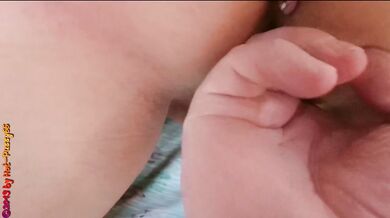 MILF Fotze wird Outdoor von Hinten gefingert