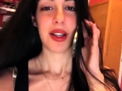 Amateur brunette using her entire hand to masturbate