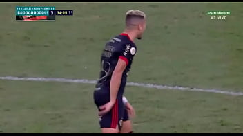 Novinho com cara de angry birds bota velha senhora brasileira pra mama