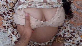 Sasur bahu - Seeing his beautiful daughter-in-law alone, his father-in-law came into the room for sex