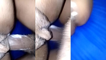 A puta rindo porque atingiu orgasmo