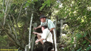 Bữa tiệc thác loạn tình dục tập thể trở nên cực đoan khi Emma Blond bị cả nhóm cưỡng hiếp qua đường hậu môn dã man.