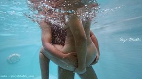 Indian Bhabhi Sex in Pool with a Stranger Hindi