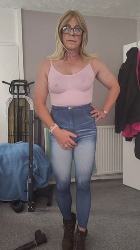 My sexy ass in  Lycra jeggins