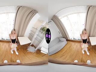 Distracted Naomi Love Gets Pounded Instead Of Studying - TmwVRnet