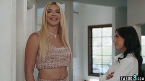 Blonde tranny Leah Hayes and latina coworker Alexa Chains loving risky sex