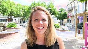 ”Julie, 30 years old, executive secretary in Lyon!”