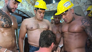 YURI GAÚCHO - BRAZILIAN GANGBANG INTERRACIAL WITH HORNY COUPLE - BUKKAKE