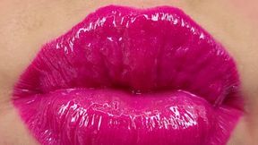 Shiny Pink Lipgloss Kisses