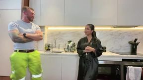 Yasmina Khan Tempts Workman to Create a Steamy Video for Her Fans!