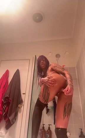Solo Anal Time